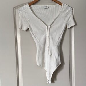 Abercrombie & Fitch White Ribbed Short Sleeve Bodysuit